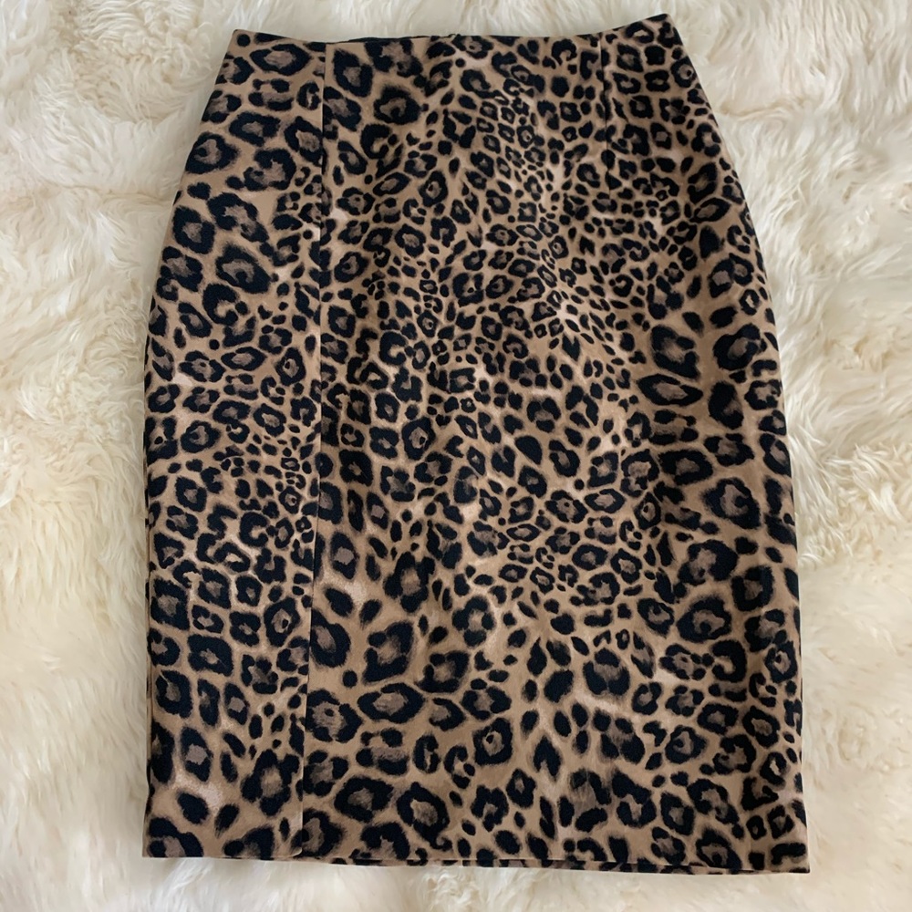 ❤️ WHBM LEOPARD PENCIL SKIRT❤️